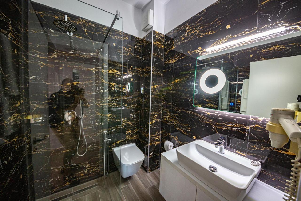 New Heaven Hotel