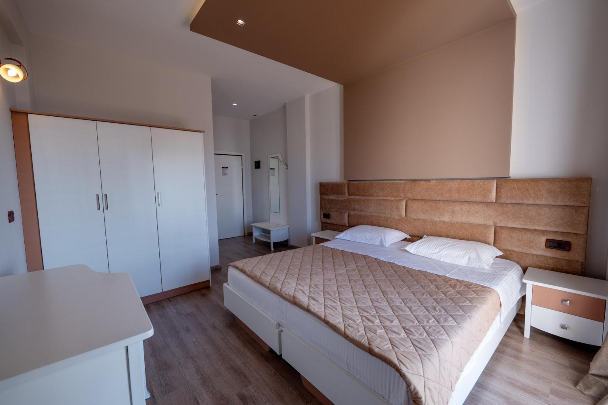 New Heaven Hotel Sarandë