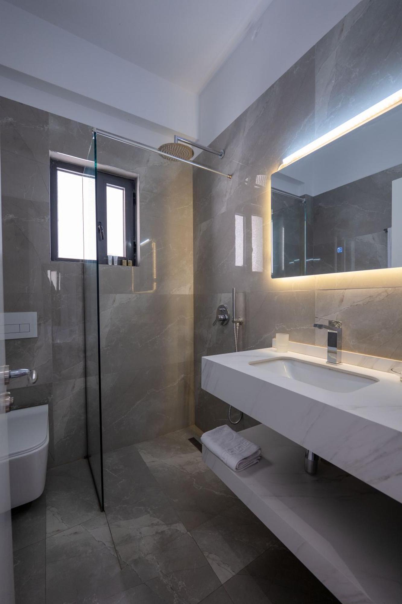 Hotel New Heaven 4*